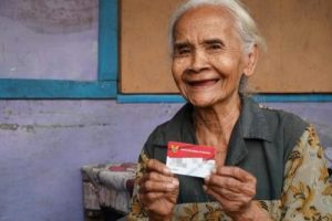 Judul Clickbait: Dompet Kaget! Bansos Rp400 Ribu Cair? Cek Sekarang!