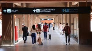 Awas! Gunung Meletus, Puluhan Penerbangan Batal Terbang!