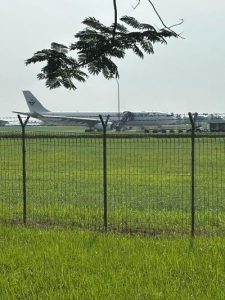 Teror Bom Hantui Haji RI! Pesawat Mendarat Darurat di Kualanamu