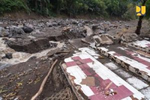 NTT Lumpuh! 8 Jembatan Ambruk, Ekonomi Daerah Terancam?