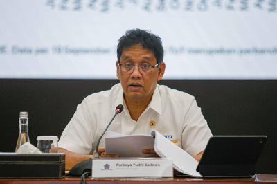 Awas! Pejabat Bea Cukai Kedapatan Nyantai di Starbucks, Ini Kata Menkeu!