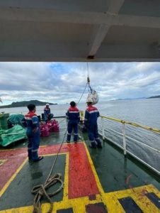 BBM Sumatera Aman? Kapal Terjang Badai Demi Pasokan!