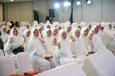 Gaji Bukan Segalanya! PNM Beri Kejutan Umroh & Liburan ke Karyawan?