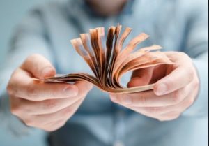 Panik Data Pinjol Bocor? Langkah Cerdas Hapus Jejak Digital!