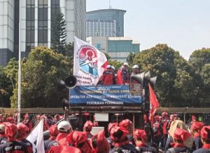 Ancaman di Balik Aturan Outsourcing: SP PLN Desak Kemnaker!
