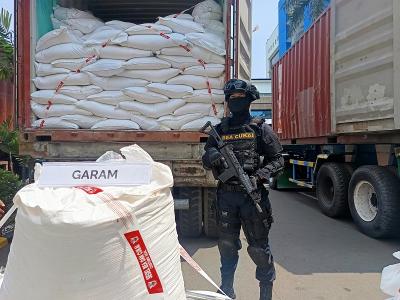 Modus Licik Penyelundup Terbongkar Bea Cukai