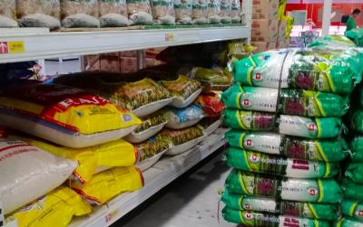 Stok Beras Premium Aman di Pasar Tradisional