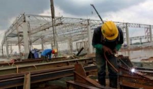 Misteri Pertumbuhan Ekonomi dan Nasib Buruh
