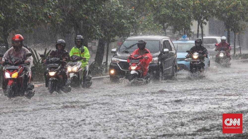 Cibinong Terendam Banjir Jalan Mayor Oking Lumpuh