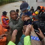 Banjir Bandang Terjang Padang Warga Terjebak