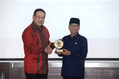 Membangun Desa Lewat Kolaborasi Media