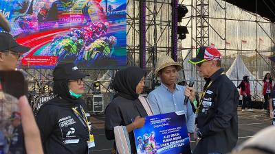 Menghidupkan Kembali Tenun Sasak di Sade