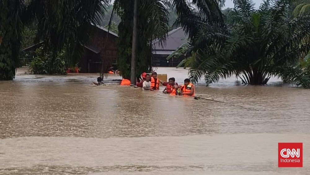 Langkat Terendam Banjir Jembatan Terputus